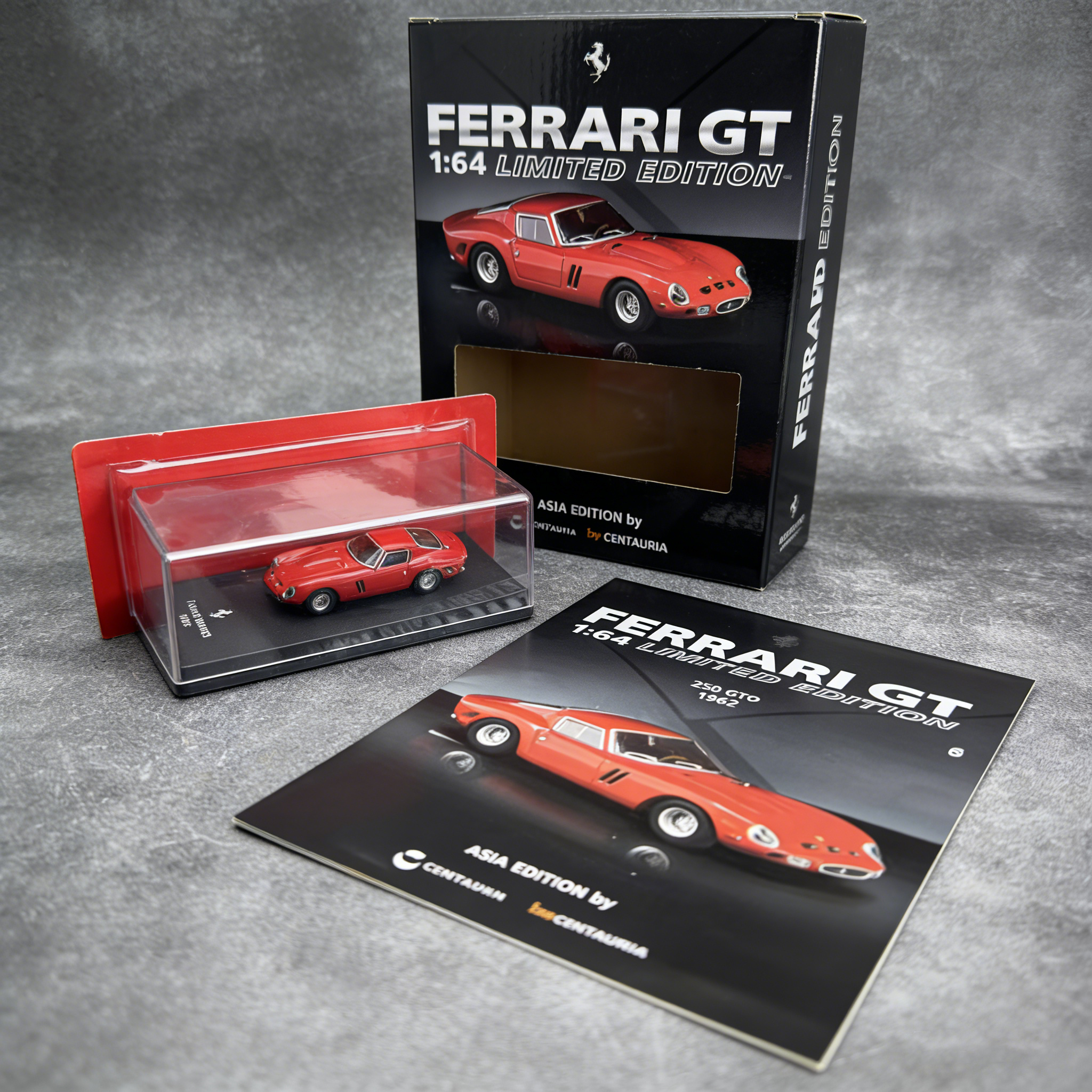 Die Cast Car 1 64 - Car in Magazine CENTAURIA IXO 1:64